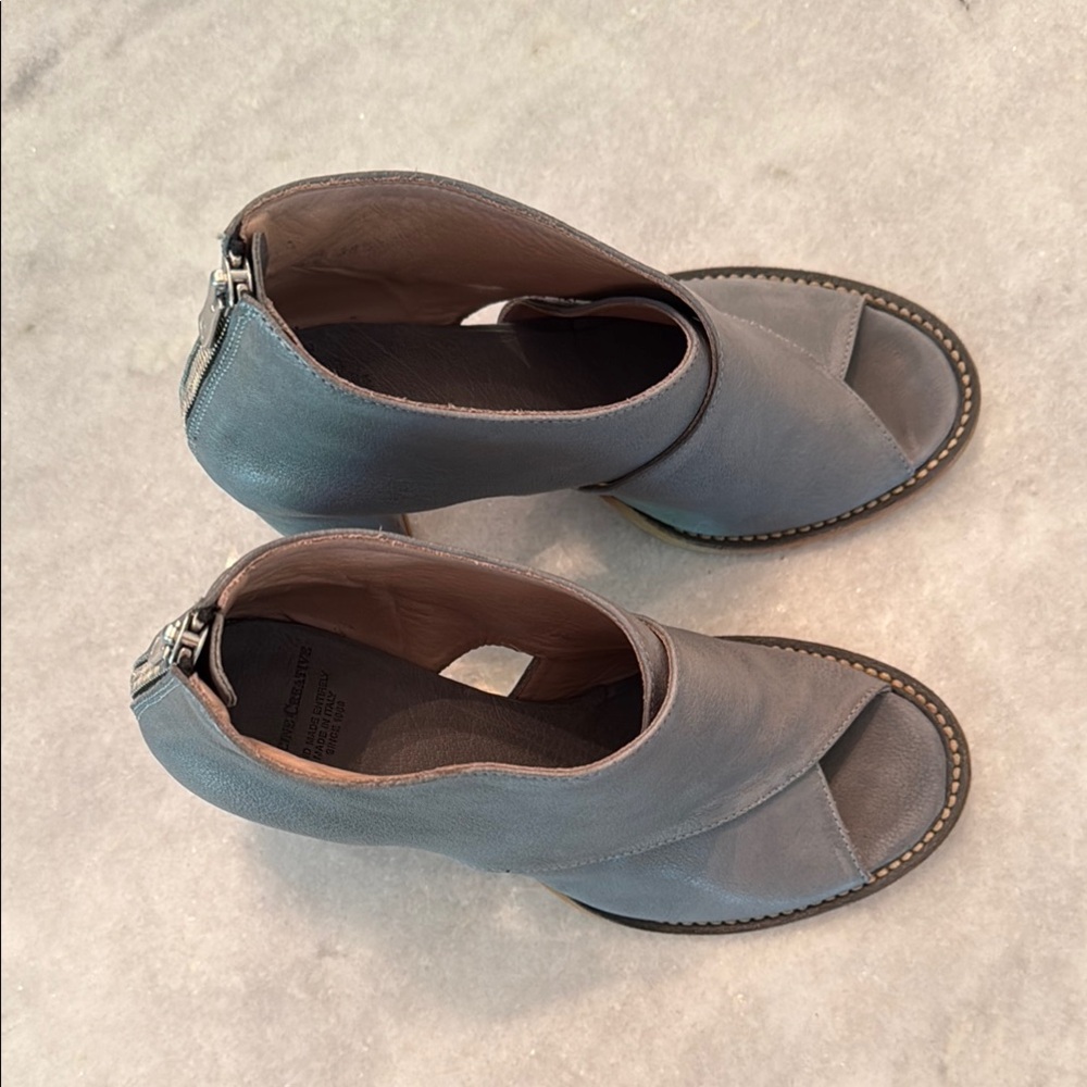 Gray Women's Open-Toe Shoes